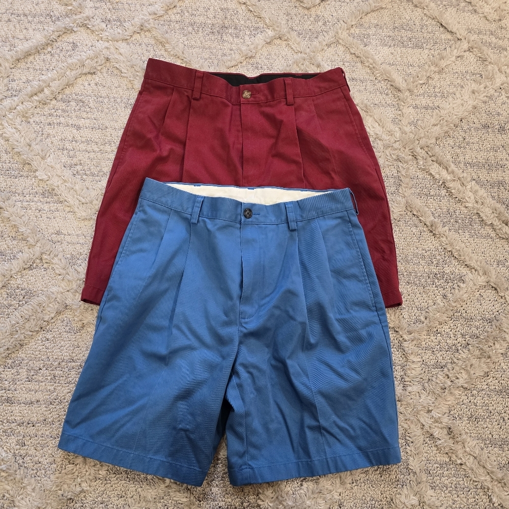 2 Pairs LL Bean Cotton Mens Natural Fit Blue & Red Pleated Chino Shorts Size 32